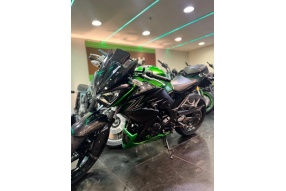 2016年Kawasaki Z300 ABS黑綠色