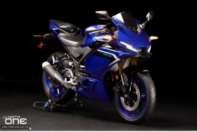 2025 YAMAHA YZF-R3-新造型與R1一脈相成