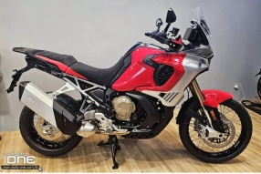 MV Agusta Enduro Veloce 全新931cc三缸豪華歷奇冒險車