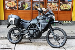 KAWASAKI KLR650 ADVENTURE 多用途冒險車 - 配備霧燈、車身與車頭護架、尾箱架及左右邊箱 2023年製造 特價HK$65,000