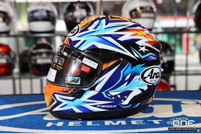 Arai RX-7X Okamoto Compass - 日籍車手「岡本裕生」專屬羅盤星芒,搶眼新拉花登場