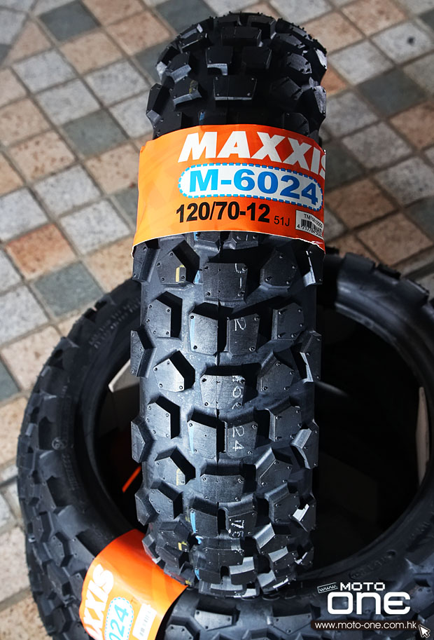 maxxis scooter tire