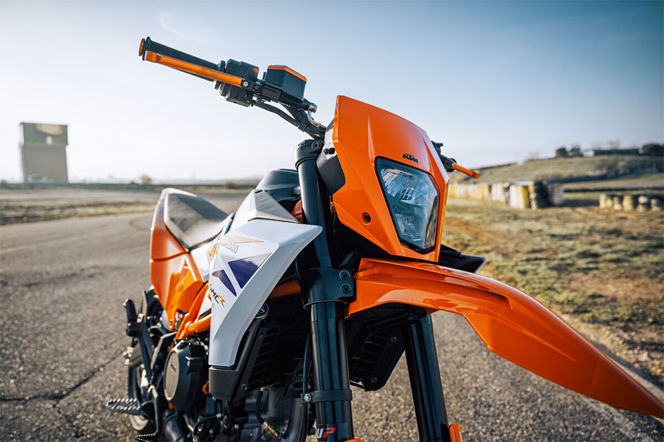 2025_KTM 390 SMC R