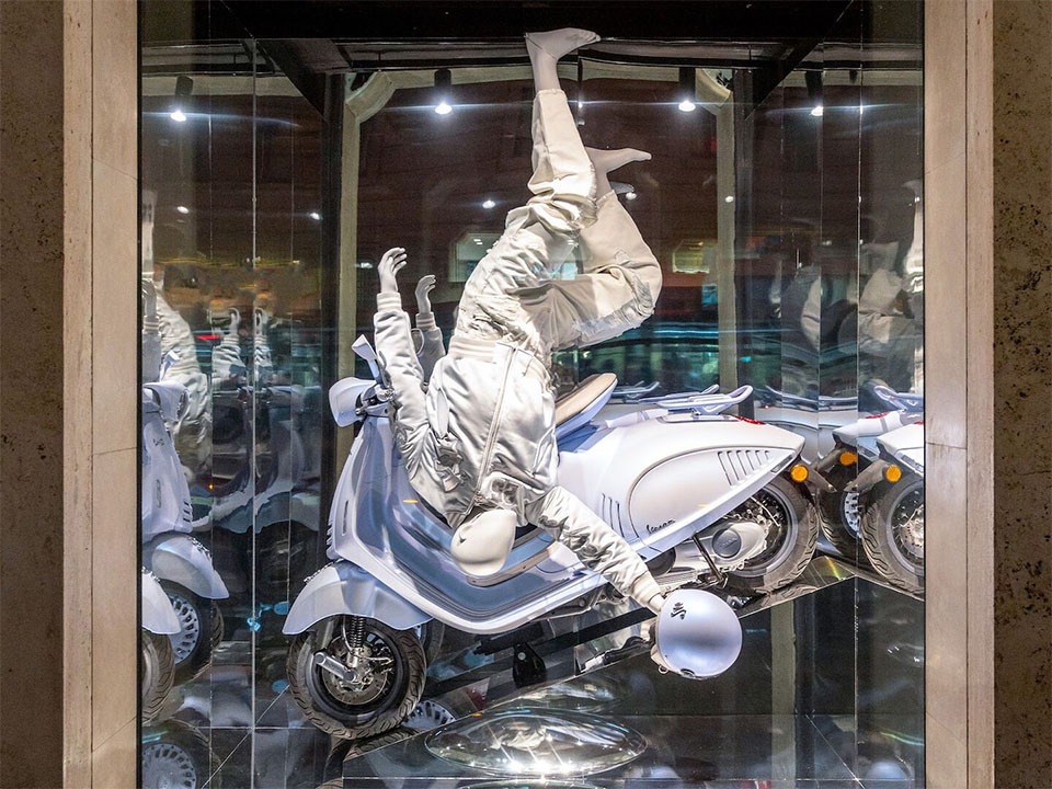 VESPA 946 SNAKE